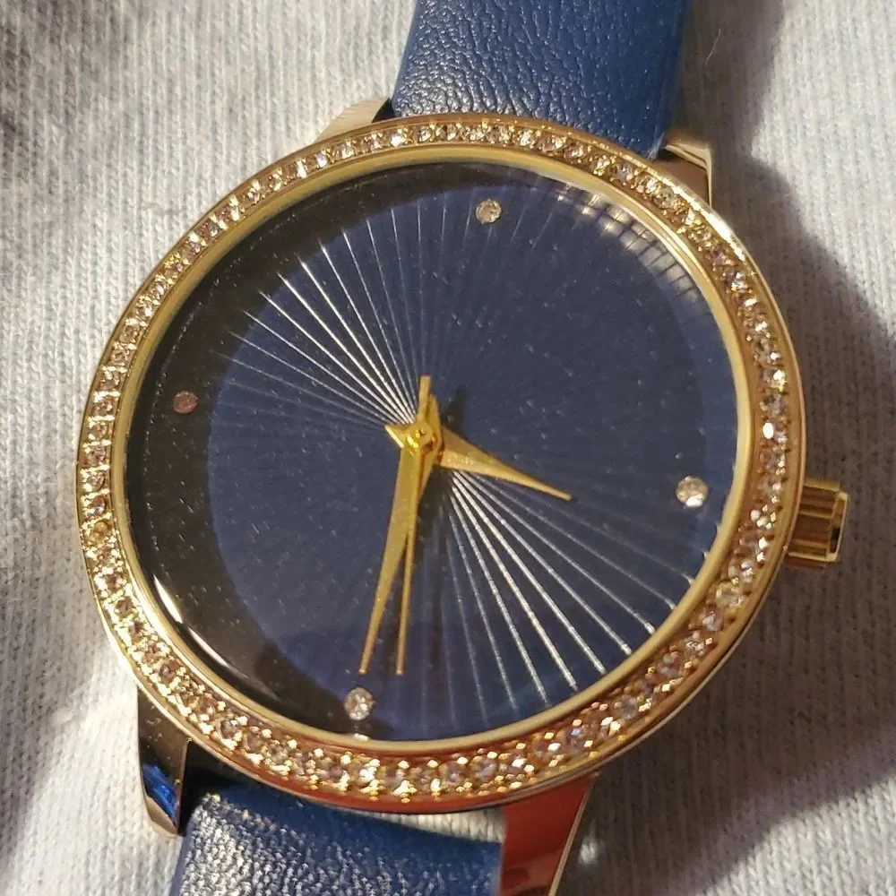 4 Manhattan by Croton Sunray Dial with Crystal Bezel Watches Pink Blue Black‎
